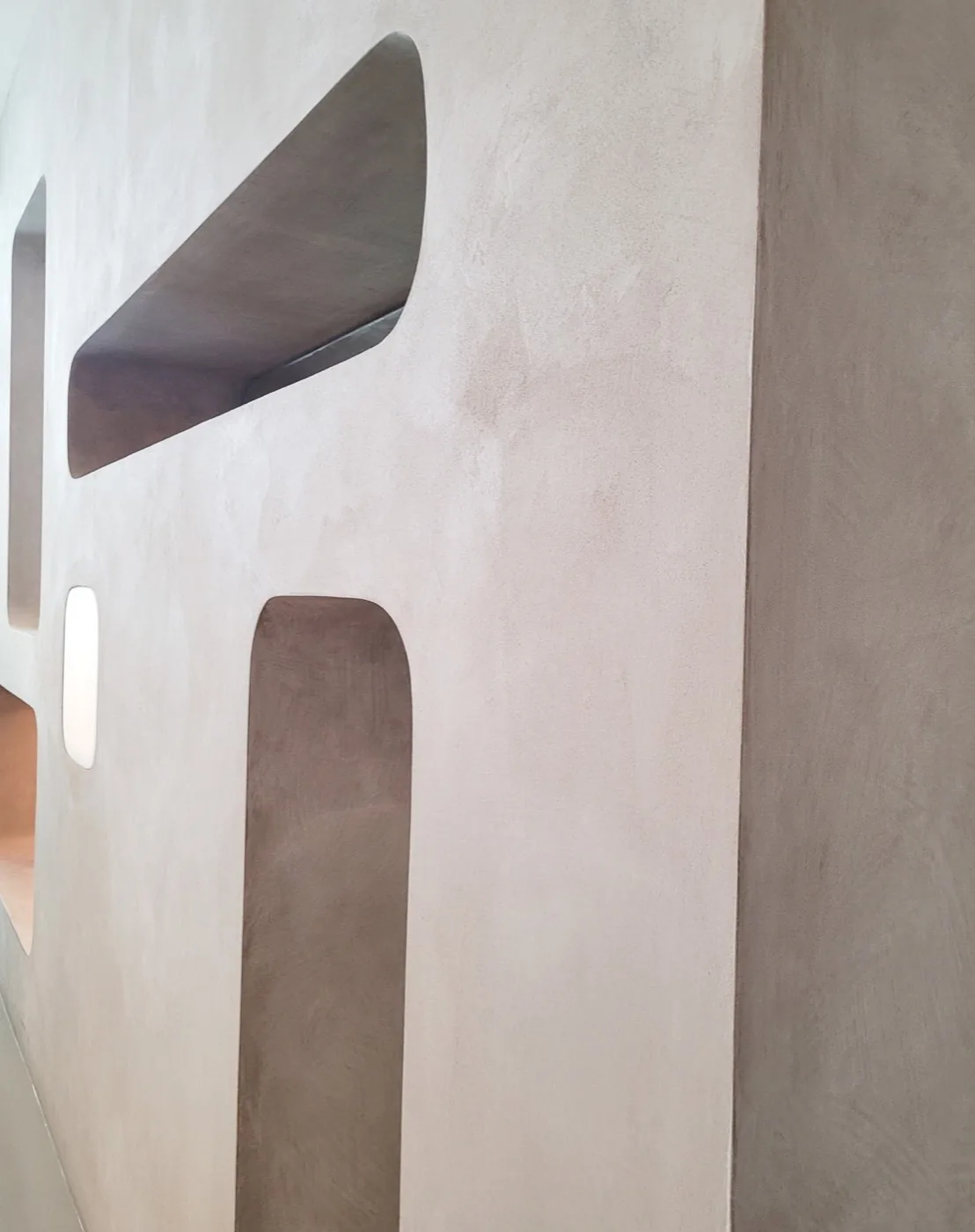 Hand-applied DINWORX wall texture